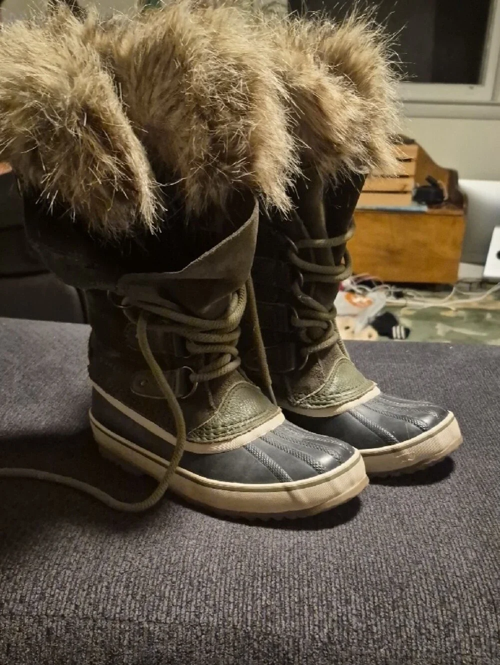 Sorel Women's Olive Green and Black Winter Fur-Trim Boots